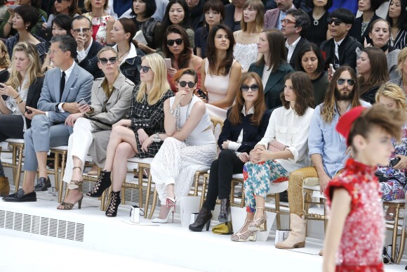Kristen Stewart, Isabelle Huppert, Alma Jodorowsky, Jared Leto, Alice Dellal et Poppy Delevingne au premier rang du défilé Chanel haute couture, au Grand Palais. Paris, le 8 juillet 2014.