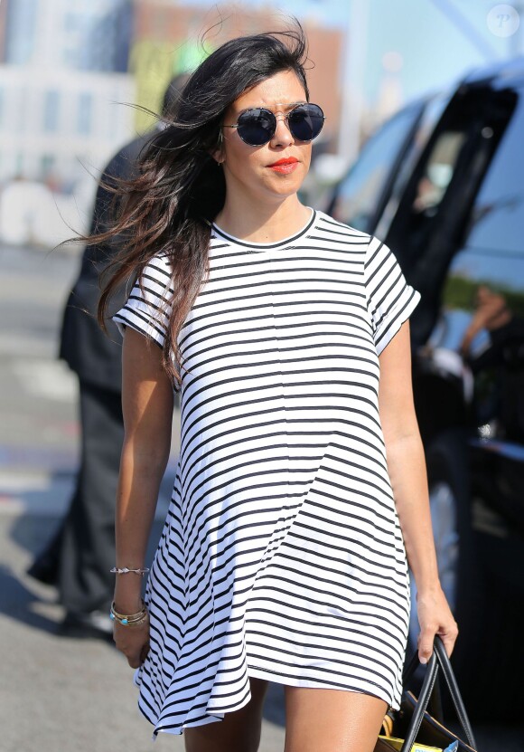 Kourtney Kardashian (enceinte) dans les rues de New York, le 7 juillet 2014.