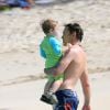 Exclusif - Robert Downey Jr. avec son fils Exton Elias en vacances à Saint Barth le 29 décembre 2013.