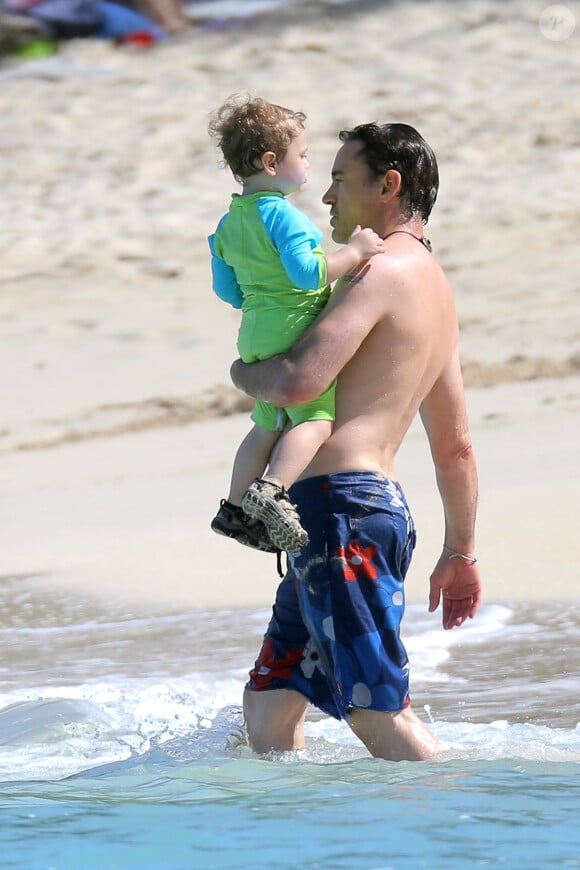 Exclusif - Robert Downey Jr. avec son fils Exton Elias en vacances à Saint Barth le 29 décembre 2013.