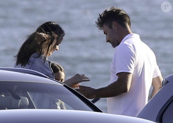 Exclusif - David Arquette fait sa demande en mariage à sa compagne Christina McLarty à Malibu le 2 juillet 2014, en présence de fille Coco et de son jeune fils Charlie.