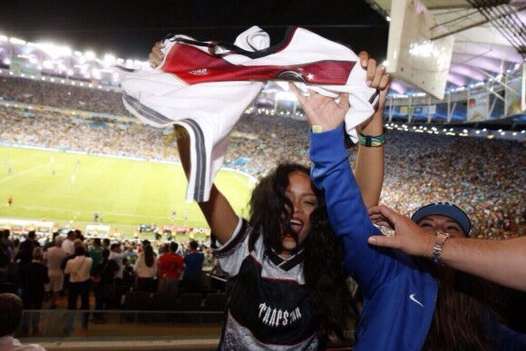 Rihanna, supportrice exaltée au Maracanã de Rio, photo publiée sur son compte Twitter le 13 juillet 2014