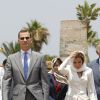 Le roi Felipe VI et la reine Letizia d'Espagne se rendent au mausolée du roi Mohammed V à Rabat, le 15 juillet 2014. Le couple royal va se recueillir sur la tombe de l'ancien roi.