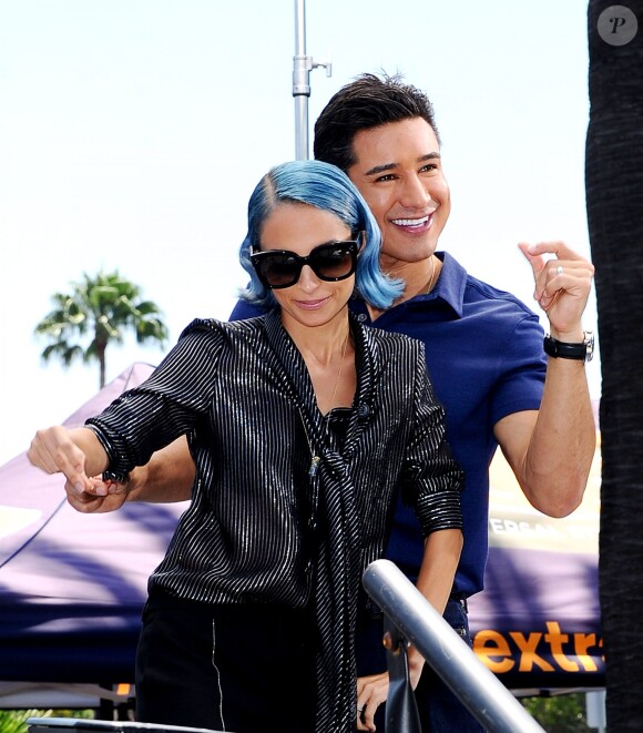 Nicole Richie discute avec Mario Lopez le 16 juillet 2014 à Los Angeles