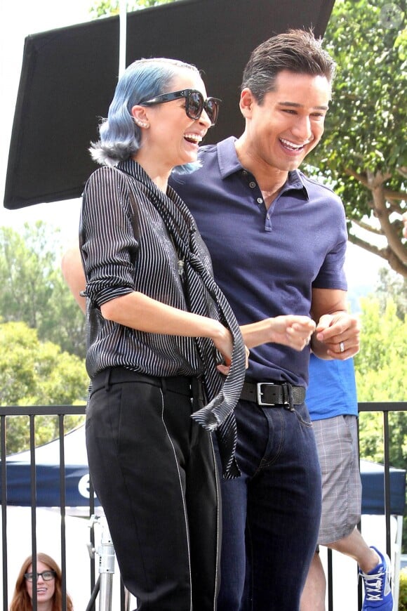 Nicole Richie discute avec Mario Lopez le 16 juillet 2014 à Los Angeles