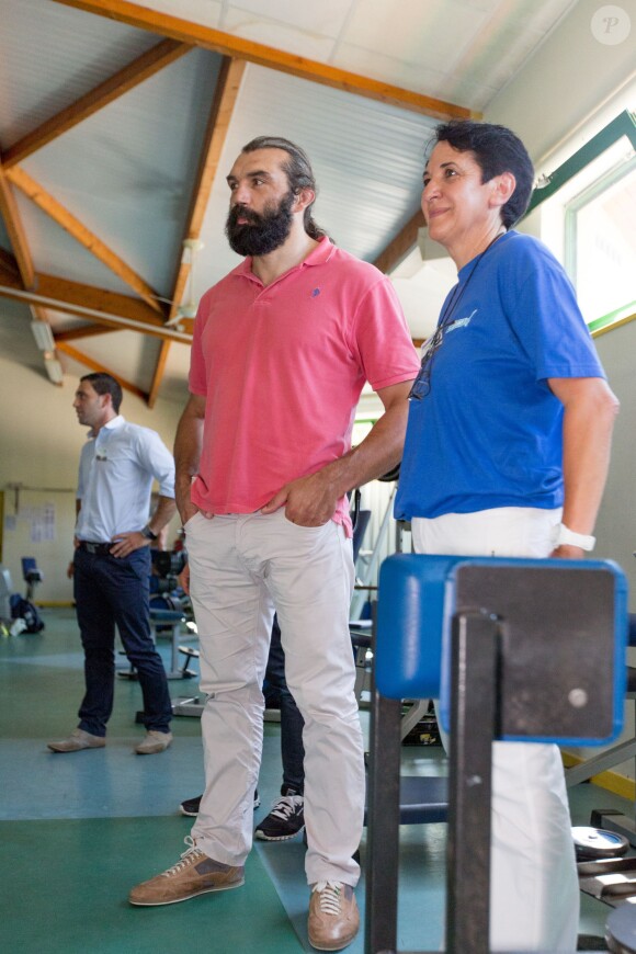 Sébastien Chabal lors de sa visite du village Kinder le 17 juillet 2014 au Temple-sur-Lot
