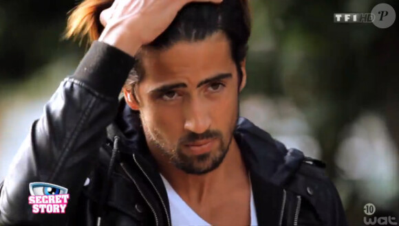 Stéfan, candidat de Secret Story 8, dans son portrait (Secret Story 8, le vendredi 18 juillet 2014.)