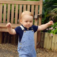 George de Cambridge : Le petit prince de Kate et William marche déjà !