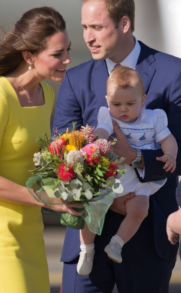 Le prince William, Kate Middleton, duchesse de Cambridge, et leur fils le prince George arrivent à Sydney en provenance de la Nouvelle-Zélande. Le 16 avril 2014.