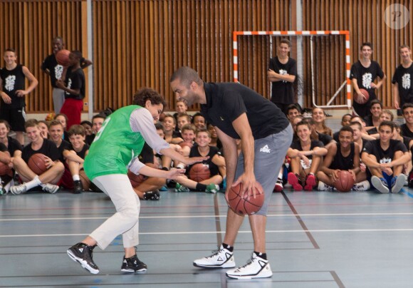 Tony Parker donnait le coup d'envoi de son camp d'entraînement le 21 juillet 2014 sur le campus de La Doua à Villeurbanne, en présence de la ministre des Sports Najat Vallaud-Belkacem qu'il a affronté lors d'un petit match