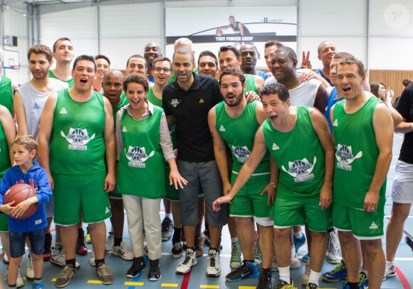 Tony Parker donnait le coup d'envoi de son camp d'entraînement le 21 juillet 2014 sur le campus de La Doua à Villeurbanne, en présence de la ministre des Sports Najat Vallaud-Belkacem qu'il a affronté lors d'un petit match