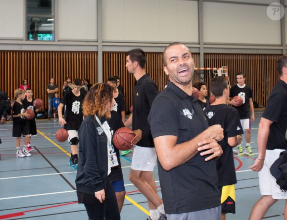 Tony Parker donnait le coup d'envoi de son camp d'entraînement le 21 juillet 2014 sur le campus de La Doua à Villeurbanne, en présence de la ministre des Sports Najat Vallaud-Belkacem qu'il a affronté lors d'un petit match