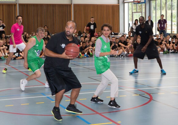 Tony Parker donnait le coup d'envoi de son camp d'entraînement le 21 juillet 2014 sur le campus de La Doua à Villeurbanne, en présence de la ministre des Sports Najat Vallaud-Belkacem qu'il a affronté lors d'un petit match