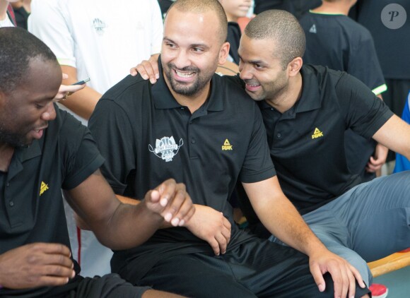 Tony Parker donnait le coup d'envoi de son camp d'entraînement le 21 juillet 2014 sur le campus de La Doua à Villeurbanne, en présence de la ministre des Sports Najat Vallaud-Belkacem qu'il a affronté lors d'un petit match