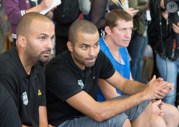 Tony Parker donnait le coup d'envoi de son camp d'entraînement le 21 juillet 2014 sur le campus de La Doua à Villeurbanne, en présence de la ministre des Sports Najat Vallaud-Belkacem qu'il a affronté lors d'un petit match