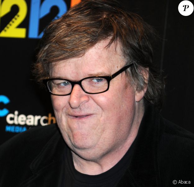 Michael Moore lors de la premi&egrave;re de '12-12-12' au Clearview Cinemas Ziegfield Theater de New York le 8 novembre 2013