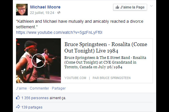Michael Moore annonce sur son compte Facebook que son ex-épouse et lui sont parvenus à un accord de divorce, le 22 juillet 2014