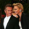 Sean Penn et Charlize Theron - Soirée du Met Ball / Costume Institute Gala 2014: "Charles James: Beyond Fashion" à New York. Le 5 mai 2014