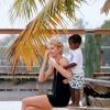 Charlize Theron est à Miami en Floride avec son fils Jackson afin de réaliser une séance photo avec le célèbre photographe Mario Testino le 19 mars 2014