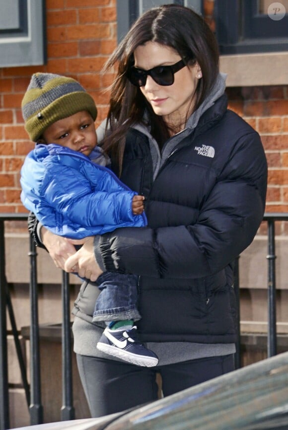 Sandra Bullock et son fils Louis à New York le 20 janvier 2011