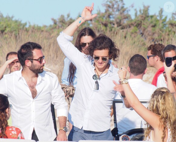 Orlando Bloom profite de ses vacances à Ibiza avec ses amies et amis, le 29 juillet 2014