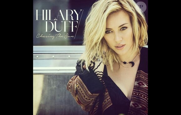 Après plusieurs années d'absence, Hilary Duff fait son grand retour musical avec un nouveau single "Chasing the sun", dont le clip a été dévoilé le 29 juillet 2014.
