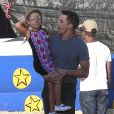Olivier Martinez, papa de Maceo, fruit de relation avec sa femme Halle Berry, emmène Nahla au "Mr. Bones Pumpkin Patch" à West Hollywood, le 7 octobre 2013.