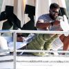 Chris Brown et ses amis, détendus sur un yacht à Saint-Tropez. Le 30 juillet 2014.