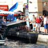 Chris Brown et ses amis font une entrée fracassante dans le port de Saint-Tropez en venant percuter le quai durant les manoeuvres d'amarrage le 30 Juillet 2014.