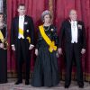 La reine Letizia, le roi Felipe d'Espagne, la reine Sofia et le roi Juan Carlos lors du dîner de gala en l'honneur du président mexicain Enrique Pena Nieto au palais royal de Madrid, le 9 juin 2014 à Madrid