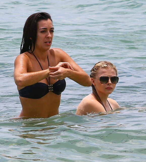 Chloë Moretz se baigne à Miami, le 2 Août 2014.