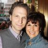 Sebastian Arcelus et son épouse Stephanie J. Block seront bientôt jeunes parents...