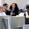 Exclusif - Robert Pattinson chez des amis à West Hollywood, le 2 août 2014, laquelle a commencé le vendredi après-midi et s'est terminée dans la matinée du samedi. Robert Pattinson est reparti avec deux filles en limousine.