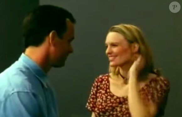 Tom Hanks et Robin Wright dans une vidéo inédite les montrant en plein essai pour le film Forrest Gump, en 1993.
