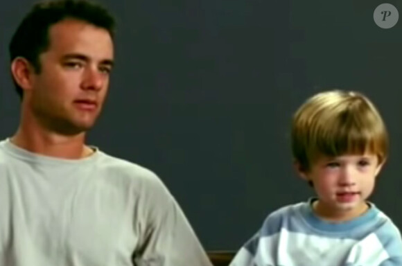 Tom Hanks en plein essai avec Haley Joel Osment pour le film "Forrest Gump" en 1993.