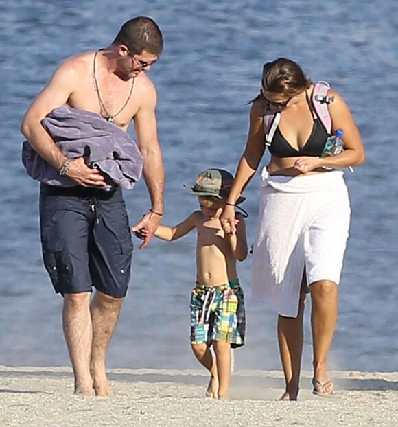 Exclusif - Robin Thicke en vacances au Lake Perris, le 2 août 2014. Le chanteur fait du camping avec son fils Julian et des amis. 