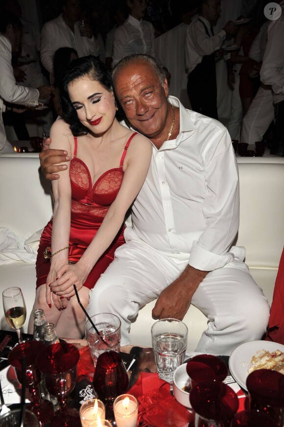 Dita von Teese et Fawaz Gruosi célèbrent les 62 ans du fondateur de de Grisogono au Billionaire. Porto Cervo, le 8 août 2014.