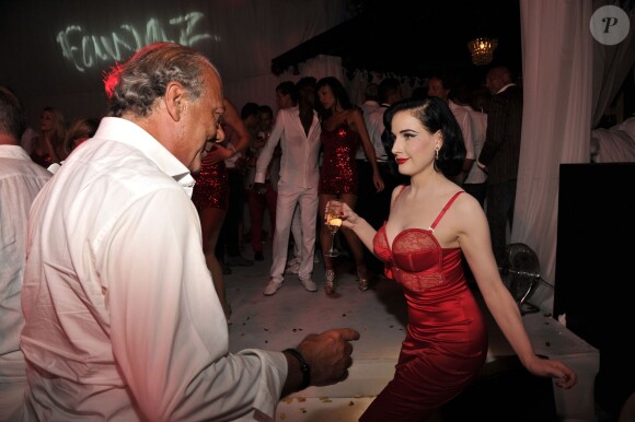 Dita von Teese et Fawaz Gruosi célèbrent les 62 ans du fondateur de de Grisogono au Billionaire. Porto Cervo, le 8 août 2014.