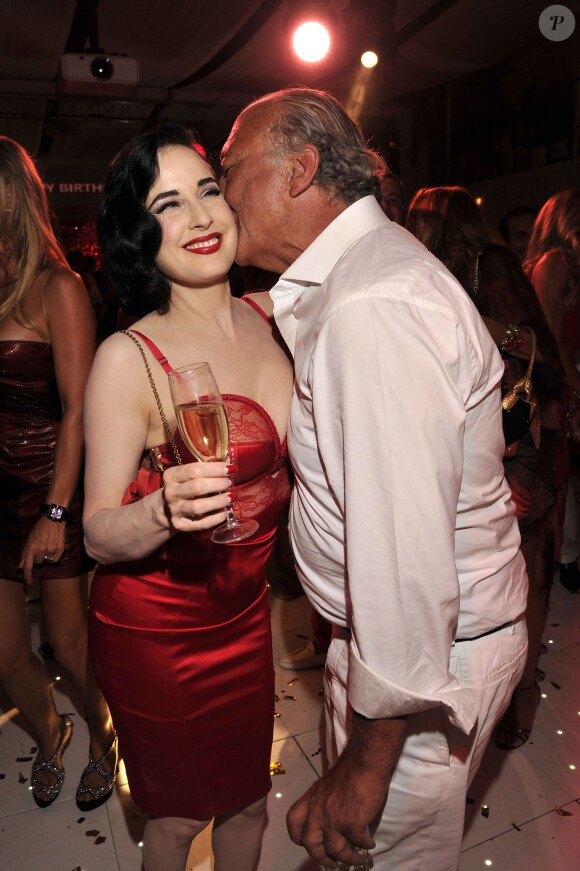 Dita von Teese et Fawaz Gruosi célèbrent les 62 ans du fondateur de de Grisogono au Billionaire. Porto Cervo, le 8 août 2014.