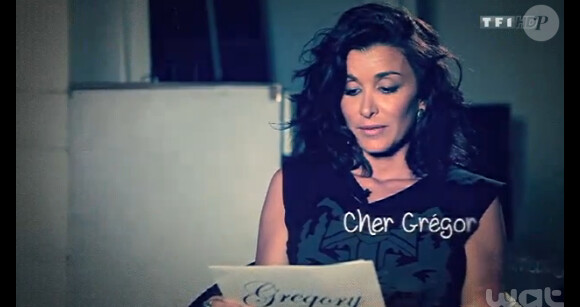 Jenifer rend hommage à Grégory Lemarchal à l'occasion de l'émission Grégory Lemarchal : Une voix d'ange depuis 10 ans, diffusée le samedi 16 août à 20h50 sur TF1.