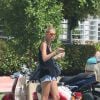 Exclusif - Sveva Alviti est allée faire des courses chez Whole Foods en scooter à Miami, le 14 août 2014.