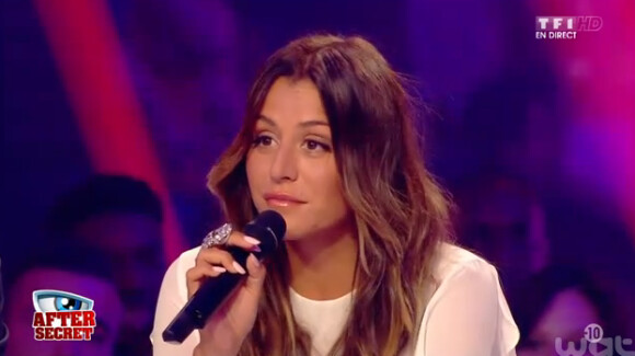 Anaïs, la gagnante de Secret Story 7 sur le plateau de l'After Secret sur TF1, vendredi 22 août 2014. Elle recadre Stéfan qui vient d'être éliminé.