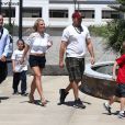 Britney Spears fait du shopping avec ses fils Sean et Jayden, et son petit ami David Lucado à Agoura (Los Angeles), le 22 août 2014.