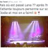 Elisa Tovati et Elodie Frégé espéraient voir Lana Del Rey en concert au Trianon le 25 août 2014 à Paris. Mais la chanteuse américaine n'est pas venue...