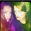 Elisa Tovati et Elodie Frégé espéraient voir Lana Del Rey en concert au Trianon le 25 août 2014 à Paris. Mais la chanteuse américaine n'est pas venue...
