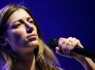 La chanteuse Anaïs, partagée entre chic show, B.O., promo...