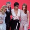 Kristen Stewart, Juliette Binoche, Chloë Grace Moretz et Olivier Assayas - Montée des marches du film "Sils Maria" lors du 67e Festival du film de Cannes, le 23 mai 2014.