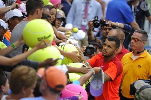 Jo-Wilfried Tsonga sollicité lors de son troisième tour de l'US Open face à Pablo Carreno Busta à l'USTA Billie Jean King National Tennis Center de New York le 30 août 2014