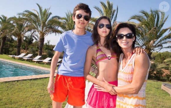 Exclusif : Caroline Barclay, sa fille Clara et son fils Vincent en vacances à Ibiza, aout 2014.