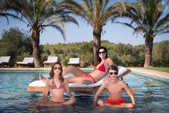 Exclusif : Caroline Barclay et ses deux enfants Clara et Vincent en vacances à Ibiza, aout 2014.